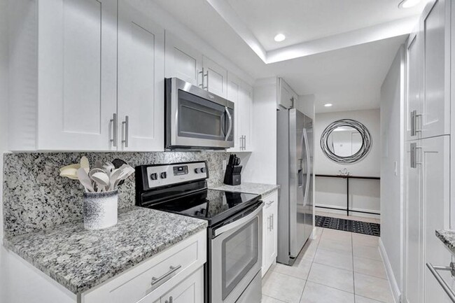 Foto del edificio - 12641 Westhampton Cir