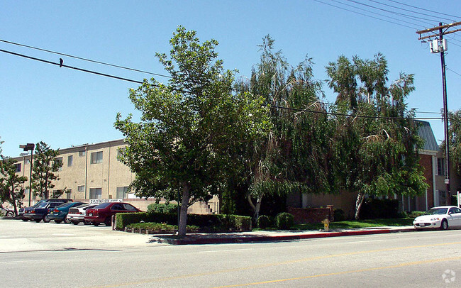 Alternate Building View - Tarzana West Apartments