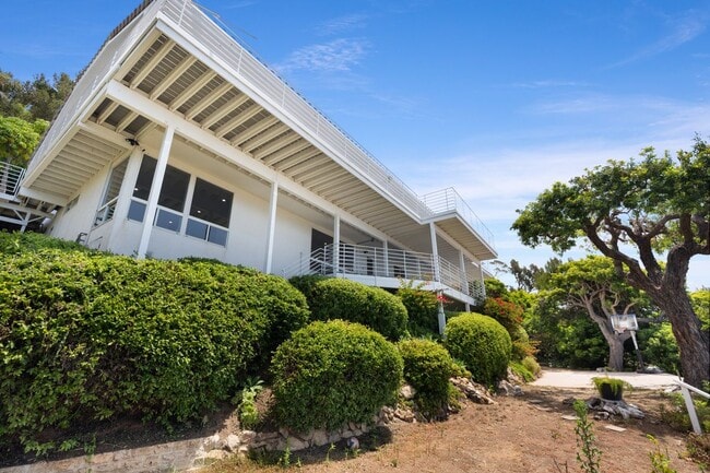 Building Photo - 4986 Puesta Del Sol