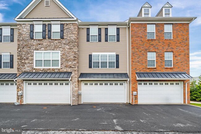 Building Photo - 712 Pony Ln