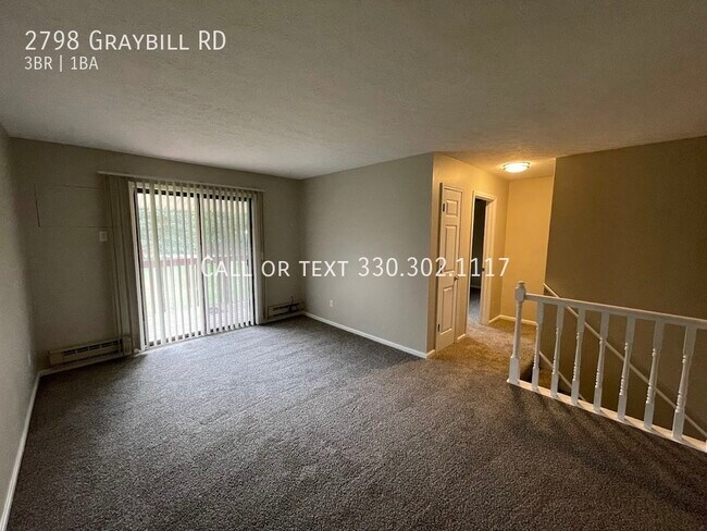Building Photo - Three bedroom one bathroom townhouse for rent