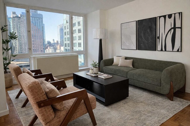 Foto del edificio - 350 W 43rd St