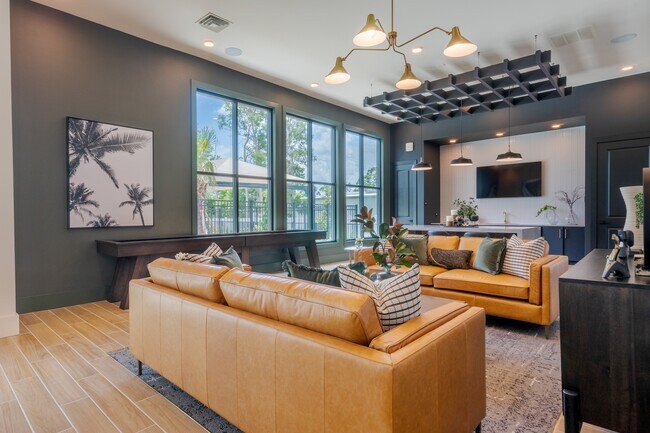 Building Photo - Isla Palmetto