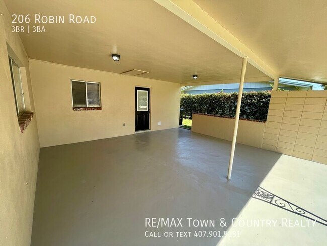 Building Photo - 206 Robin Rd