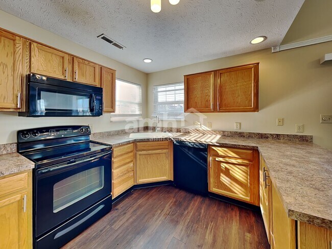 Building Photo - 5838 Twin River Ln