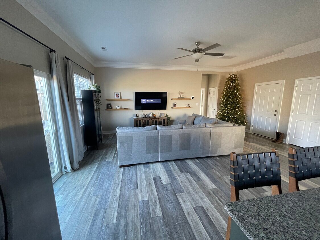 Foto del edificio - 3611 S Rocky River Rd