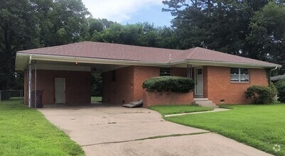 Building Photo - 107 Friendswood