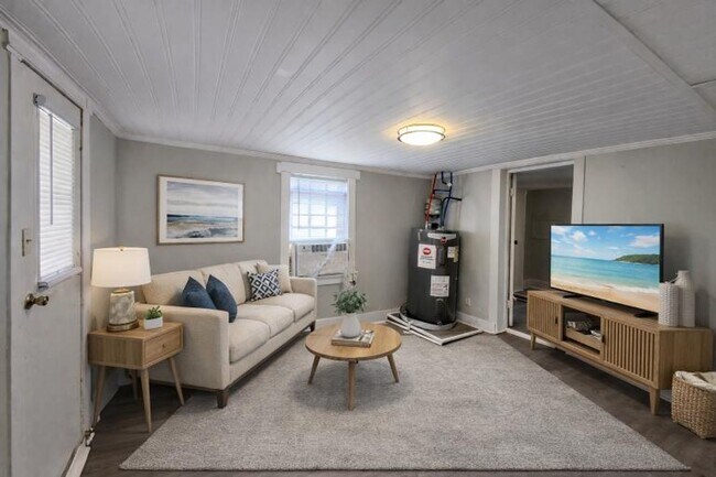 Foto del edificio - Cumberland Drive Triplex