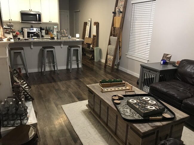 Photo - 1289 E Main St House