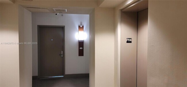 Foto del edificio - 1750 N Bayshore Dr