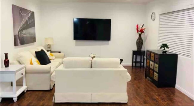 Photo - 15 Aravaca Dr House