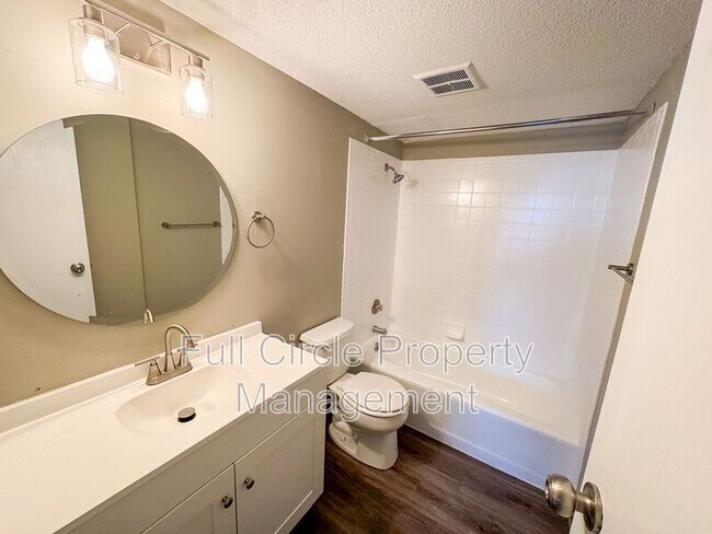 Foto del edificio - 1648 N 56th St