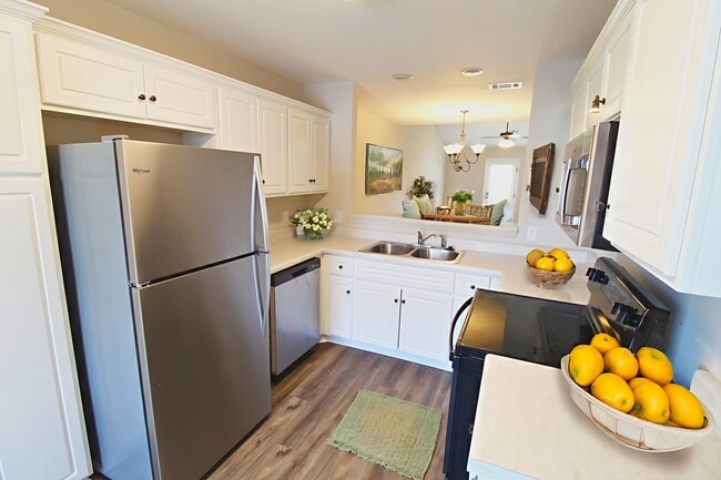 Building Photo - 521 Deerchase Ct