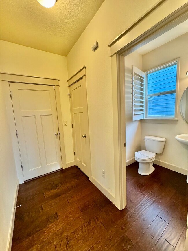 Foto del edificio - COMING SOON INQUIRE WITHIN- Beautiful 5 bdrm  and master on the main Home in Lacamas Meadows subd...