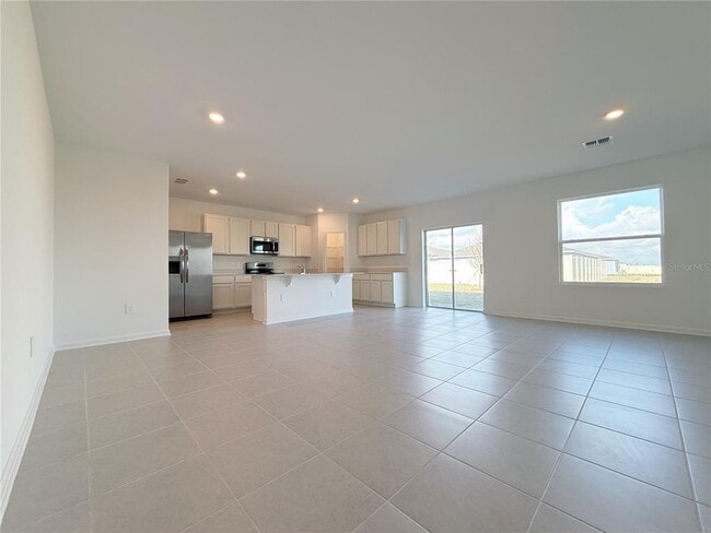 Building Photo - 2740 Lookout Rdg Rd