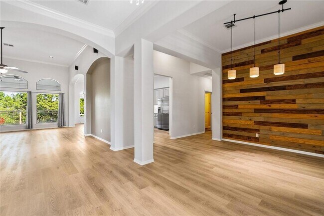 Foto del edificio - 4708 Mont Blanc Dr
