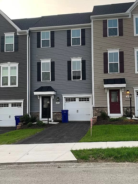 Primary Photo - 2076 Cade Dr