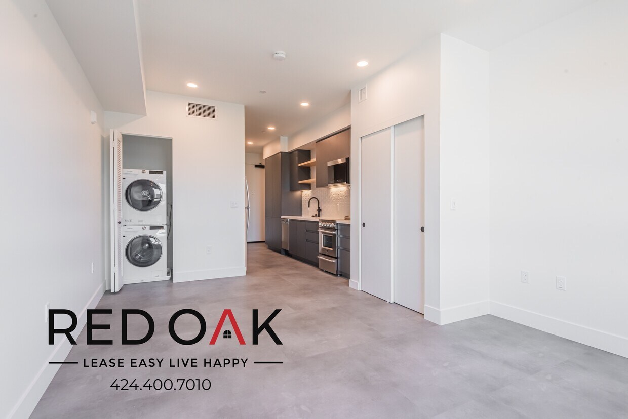 Primary Photo - 3450 W 43rd St