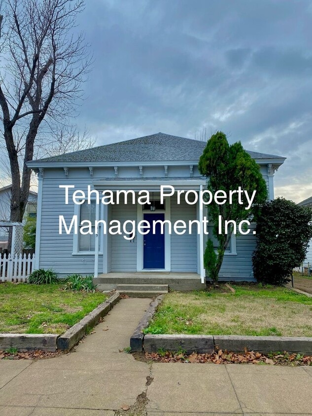 Primary Photo - Victorian downtown location 3 bedroom 1 bath