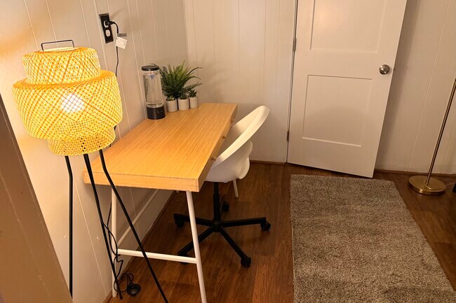 Foto del edificio - 1924 Macklind Ave