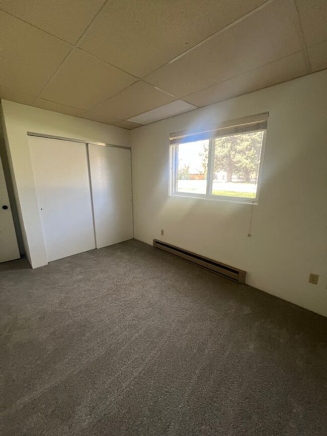 Building Photo - 2 Bedroom 1 Bathroom 4 Plex