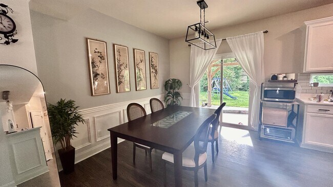 Building Photo - 4209 Longfellow Dr