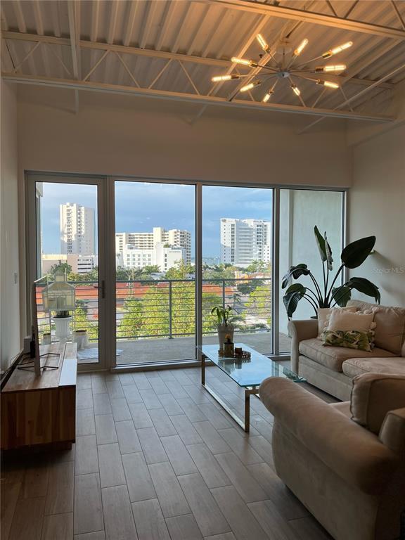 Foto del edificio - 332 Cocoanut Ave