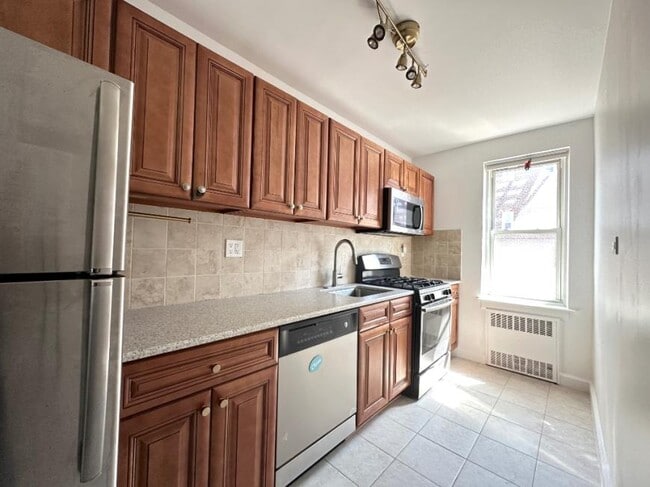 Building Photo - 1 bedroom in WOODSIDE NY 11377