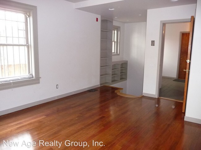 Building Photo - 412 N 33rd St