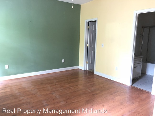 Building Photo - 3 br, 2 bath House - 805 Summit Sq