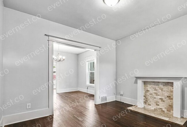 Building Photo - 4011 Shoshone St