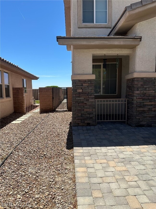 Building Photo - 11077 Village Crest Ln