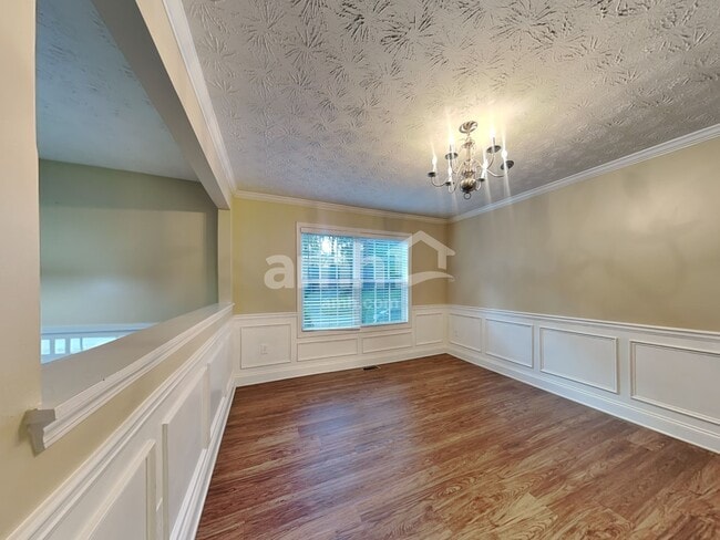 Building Photo - 718 Nottingham Dr