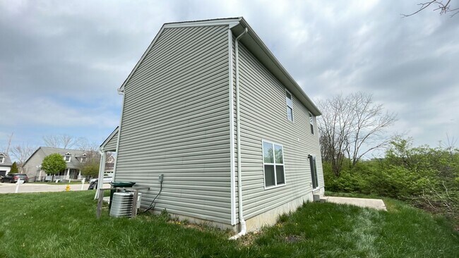 Foto del edificio - 2497 Deercove 4BR/2.5BA (Cincinnati)