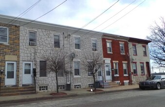 Building Photo - 912 Mt Ephraim Ave