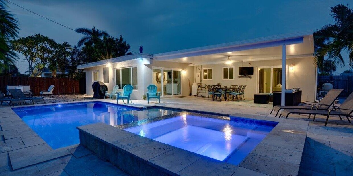 Foto principal - Step Into Sunshine: Modern Charm Meets Coa...