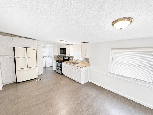 Foto del edificio - 3028 SW 50th St