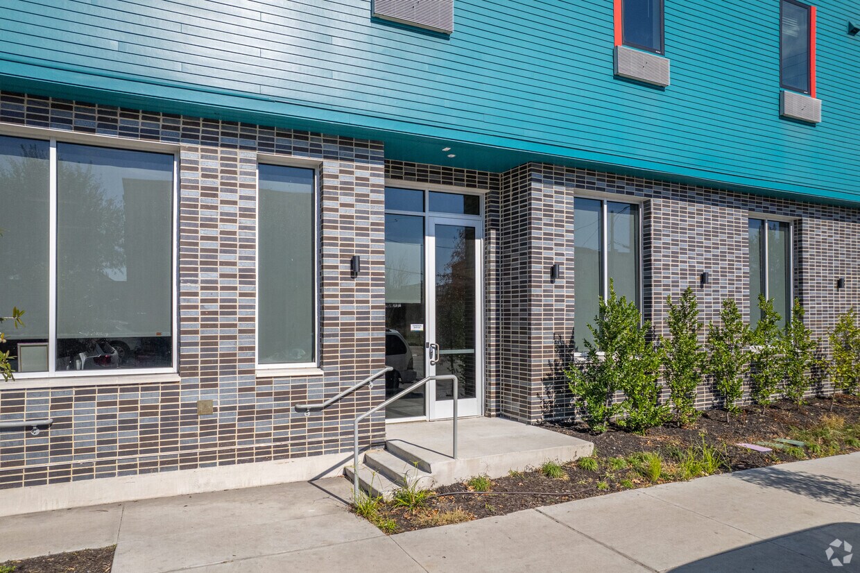1703 Gray St - Temenos Place