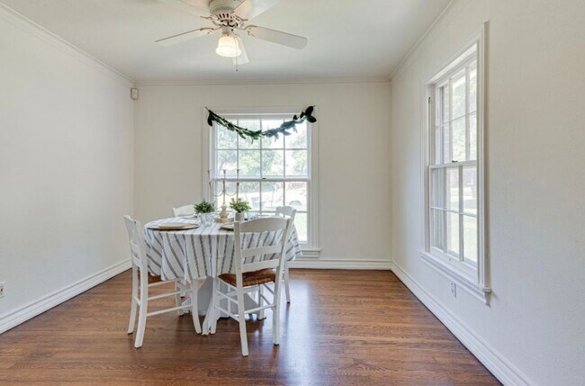 Foto del edificio - 3411 Westcliff Rd S