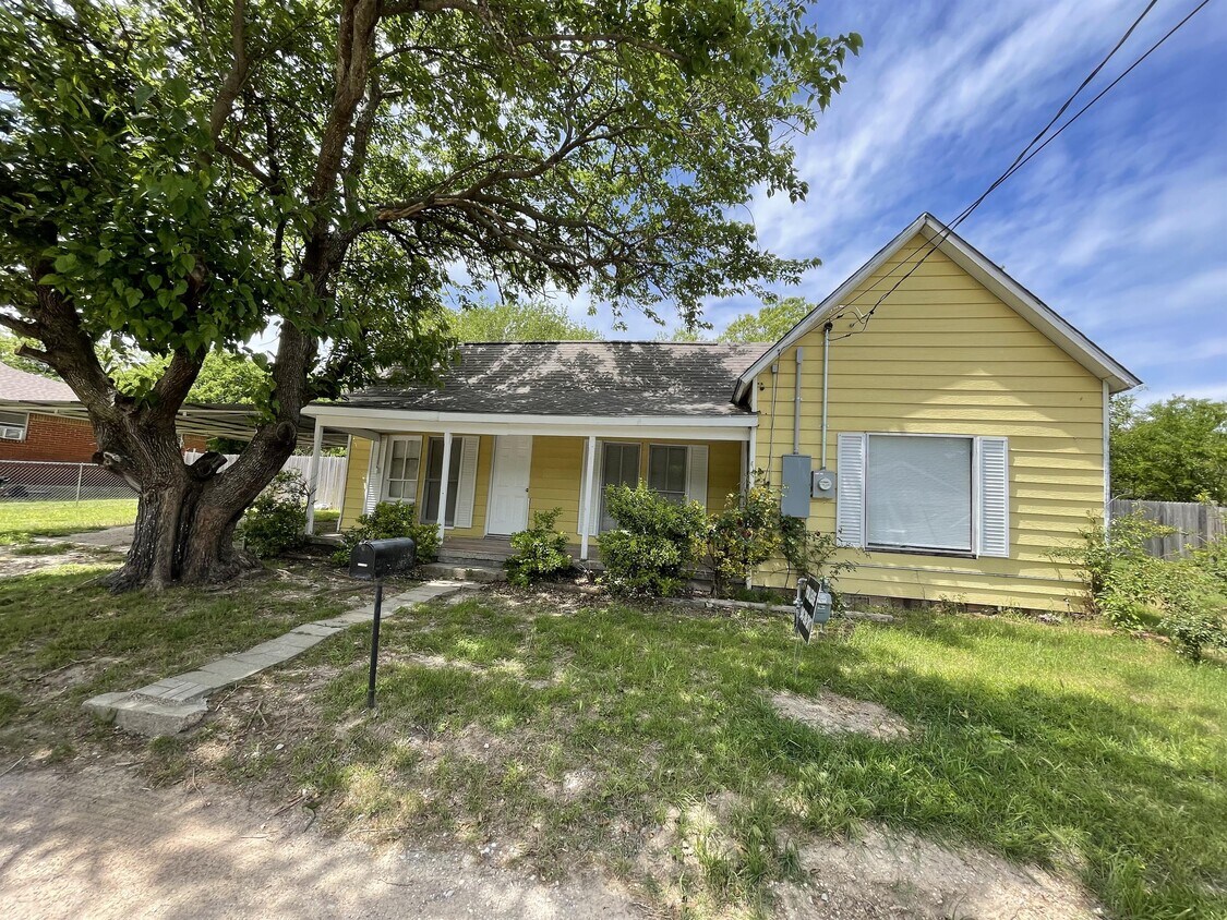 Foto principal - 502 S Trenchard St