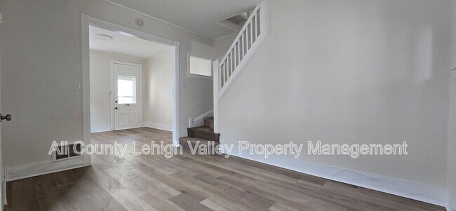 Foto del edificio - 326 N Fountain St