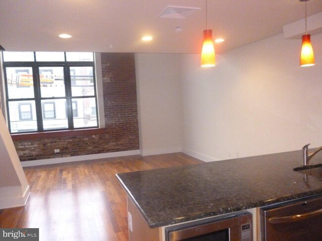Building Photo - 3426 Conrad St
