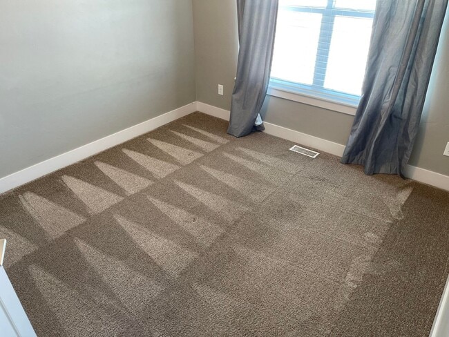 Building Photo - 3544 Beretta Ave