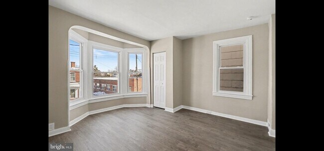 Foto del edificio - 26 N West St