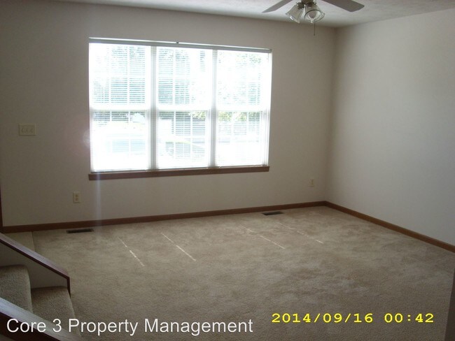 Building Photo - 228 Crossing Dr