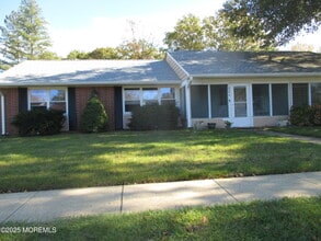 Building Photo - 530A Portsmouth Dr