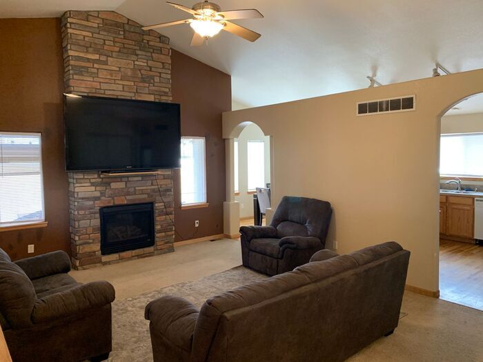 Beautiful 5 Bed, 3 Bath Ranch on Corner Lot House Rental in Evans, CO