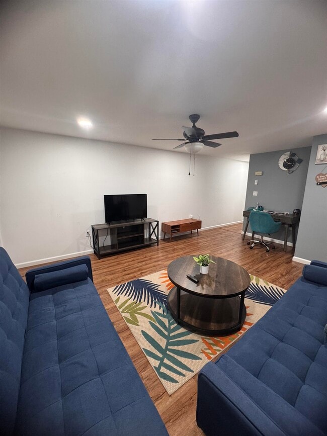 Building Photo - 375 Whiton St