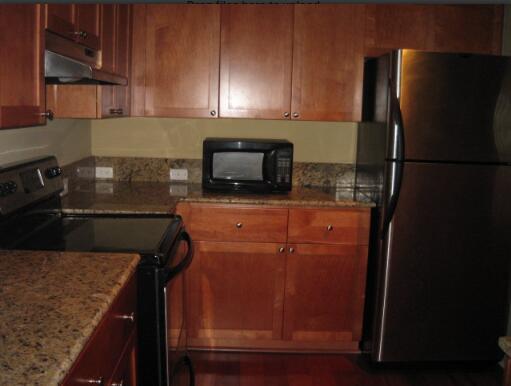 Building Photo - 330 Crestwood Cir