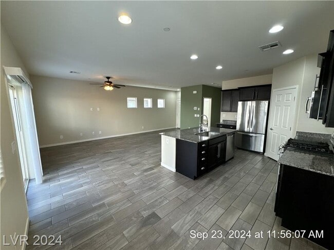 Building Photo - GREEN VALLEY BEAUTY WITH AWESOME FLOORPLAN